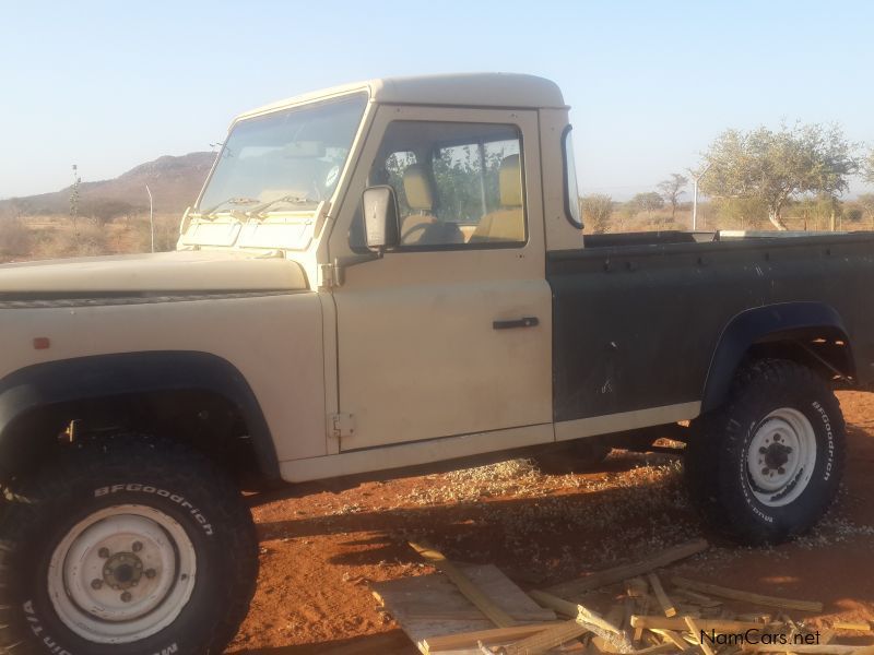 Land Rover 110 V8 Defender Pickup 4x4 in Namibia