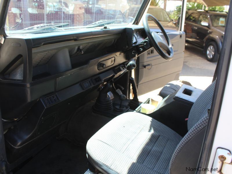 Land Rover DEFENDER 110 3.5V8 in Namibia