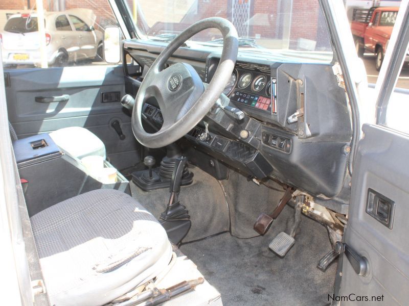 Land Rover DEFENDER 110 3.5V8 in Namibia