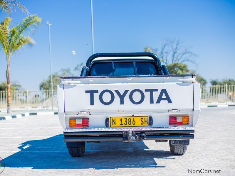 Toyota Hilux 2.2 srx 4x2 Petrol, Lang bakkie in Namibia