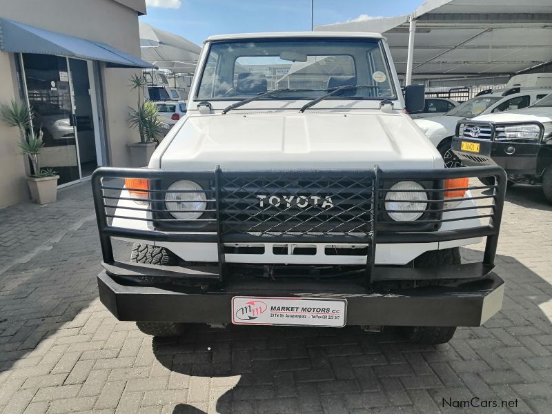 Toyota Land Cruiser 4.5 S/C in Namibia
