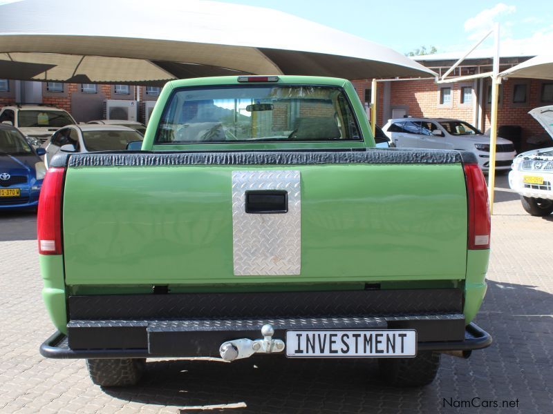 Chevrolet C2500 5.7 V8 4X4 S/C in Namibia