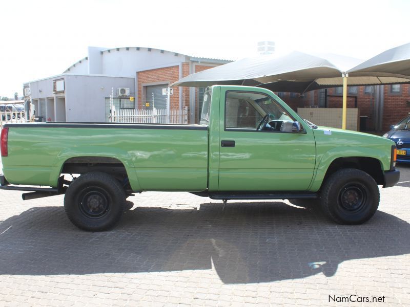 Chevrolet C2500 5.7 V8 4X4 S/C in Namibia