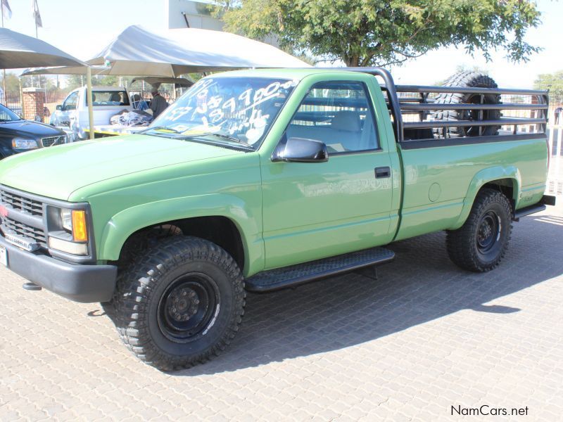 Chevrolet CK2500 5.7 V8 4X4 S/C in Namibia