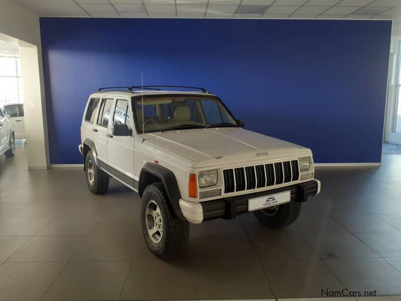 Jeep Cherokee 4.0 I6 4x4 A/T in Namibia