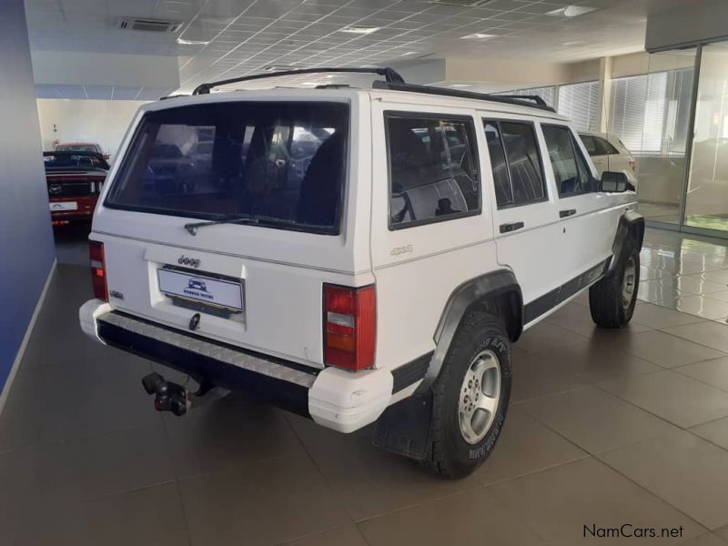 Jeep Cherokee 4.0 I6 4x4 A/T in Namibia