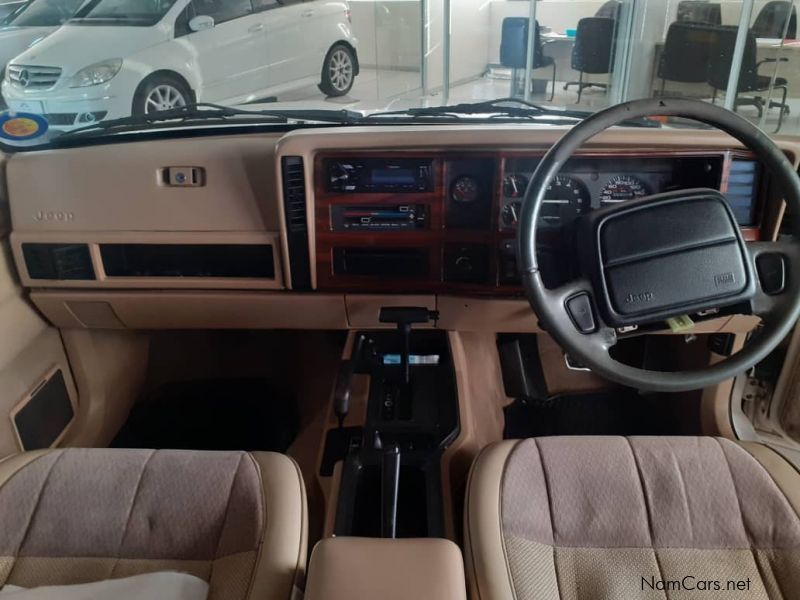 Jeep Cherokee 4.0 I6 4x4 A/T in Namibia