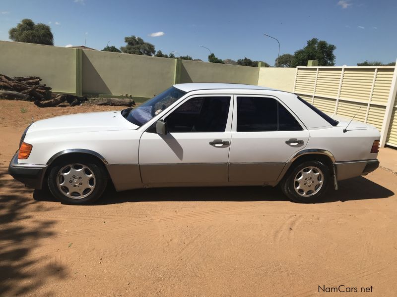 Mercedes-Benz 200E in Namibia