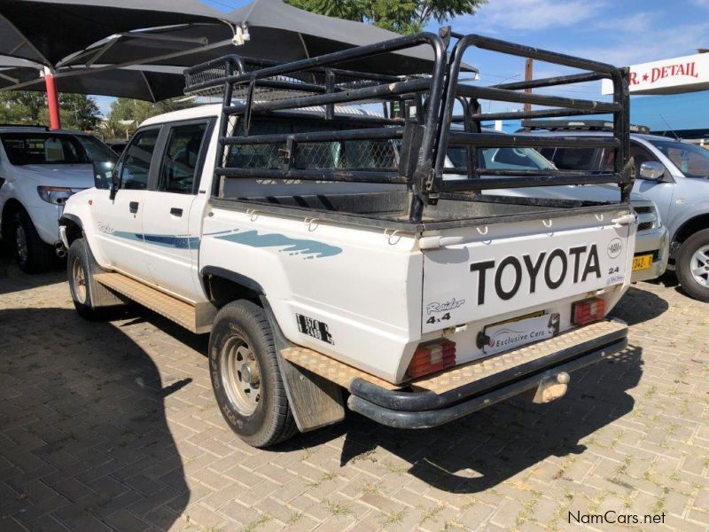 Toyota Hilux 2.4 Raider 4x4 in Namibia