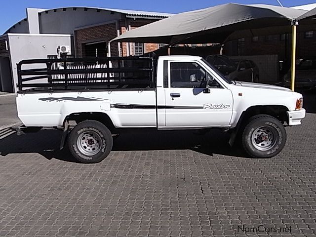 Toyota Hilux 2.4 Raider S/Cab 4x4 in Namibia