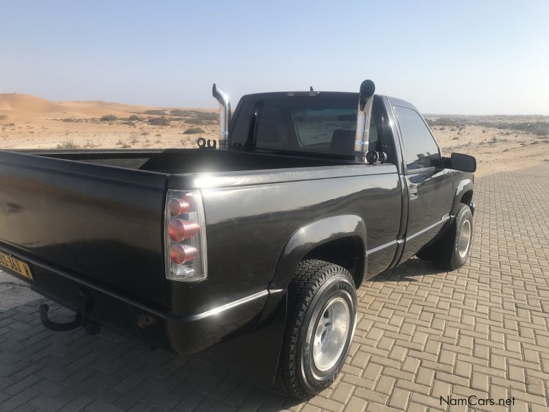 Chevrolet C/K2500 5.7 V8 in Namibia