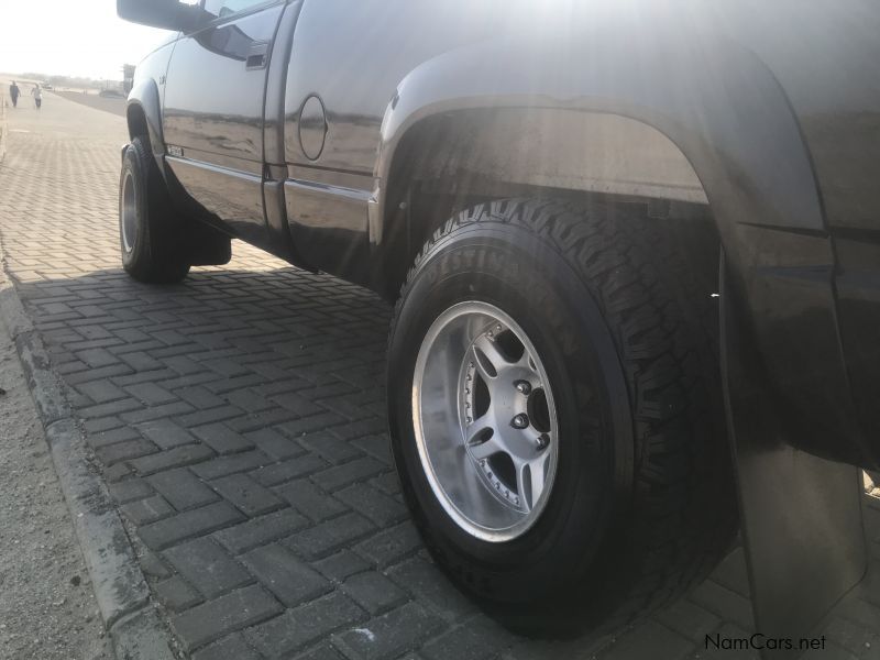 Chevrolet C/K2500 5.7 V8 in Namibia