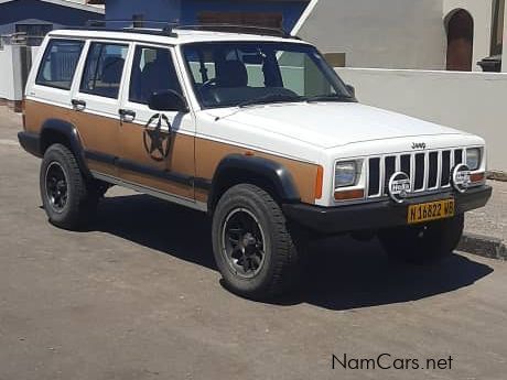 Jeep Cherokee 4l 6 cylinder in Namibia