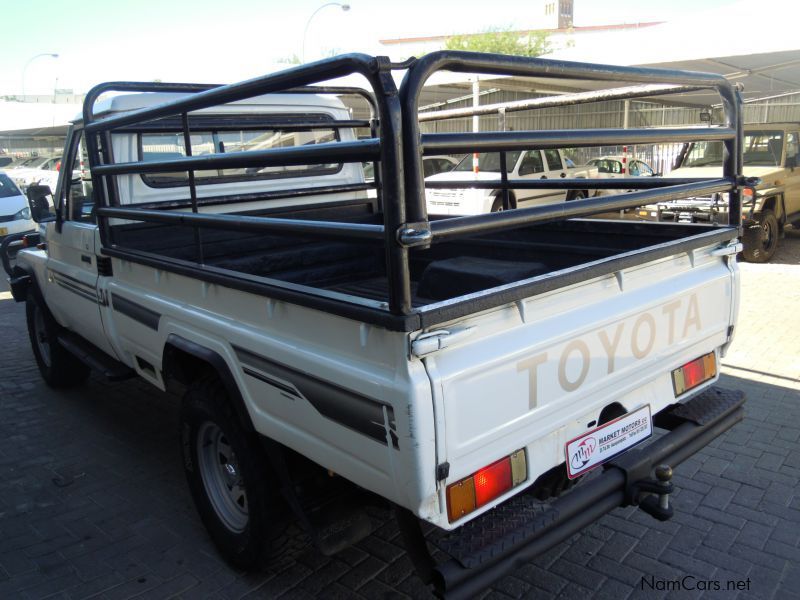 Toyota LANDCRUISER 4.2DIESEL 4X4 in Namibia