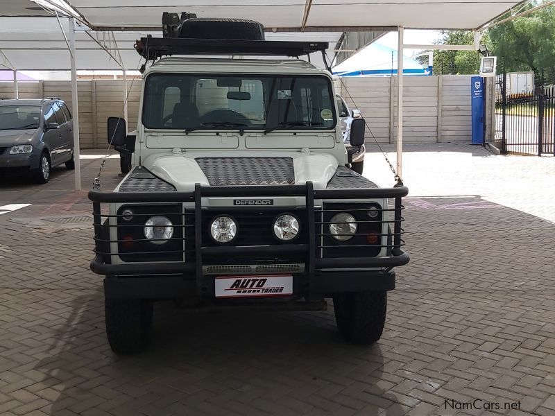 Land Rover Defender 90 in Namibia