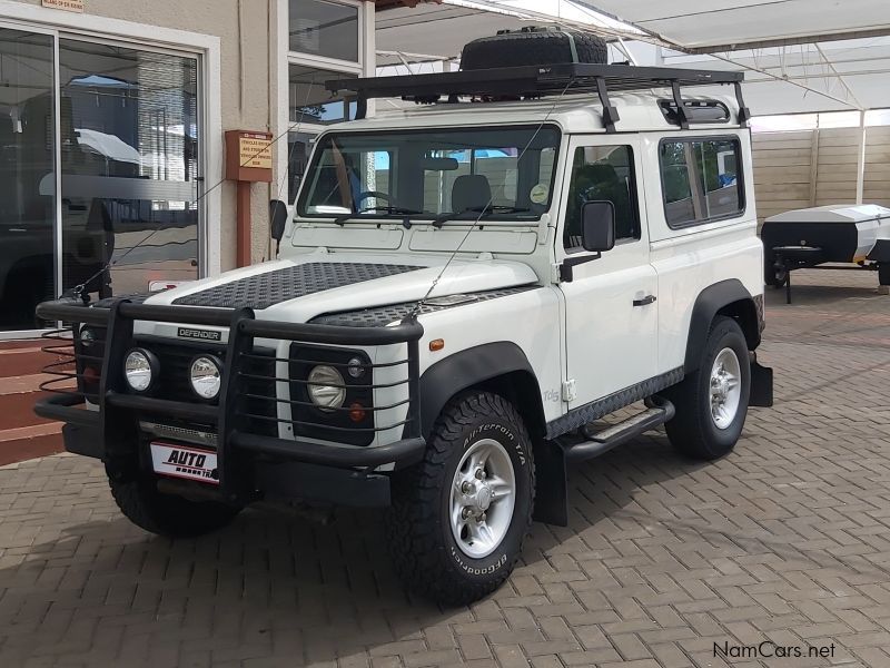 Land Rover Defender 90 in Namibia