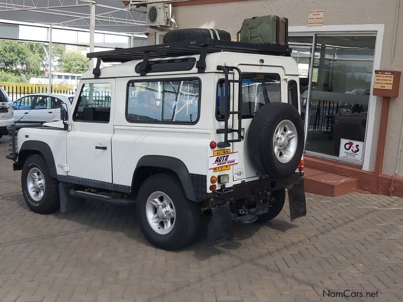 Land Rover Defender 90 in Namibia