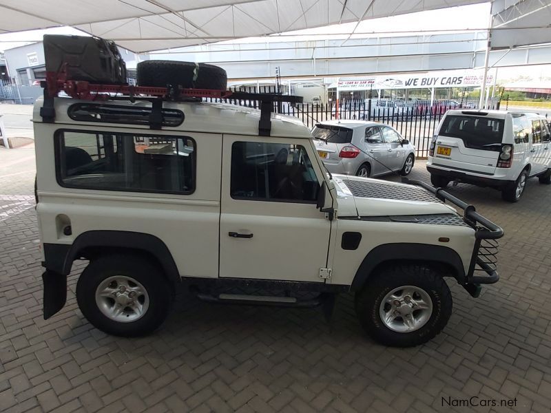 Land Rover Defender 90 in Namibia