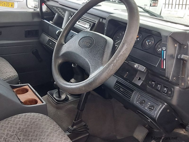 Land Rover Defender 90 in Namibia