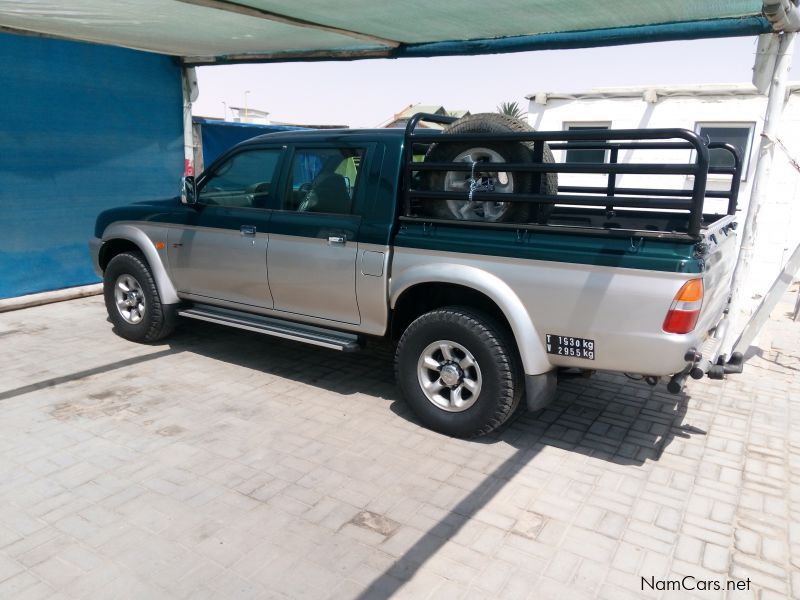 Mitsubishi Triton V6 automatic 4x4 in Namibia