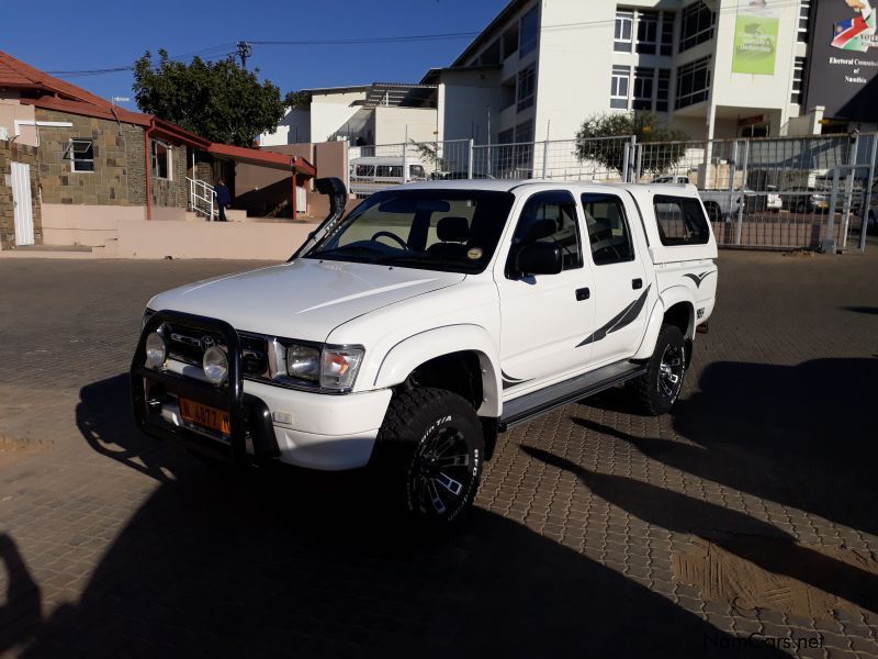 Toyota HILUX 2.7 D/CAB 4X4 in Namibia
