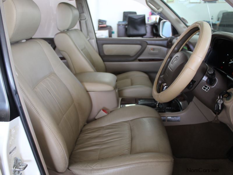 Toyota LANDCRUISER 100 SERIES 4.7V8 A/T in Namibia