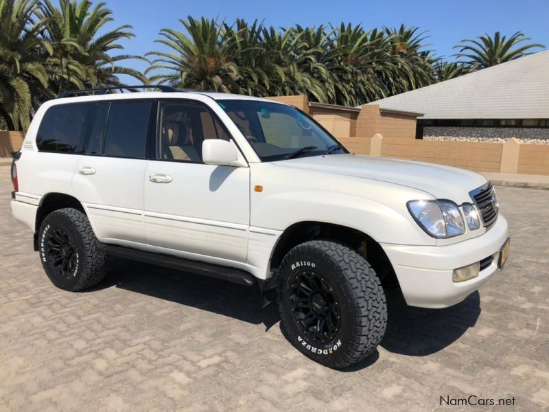 Toyota Land Cruiser 100 VX 4.7 V8 in Namibia