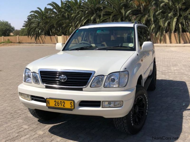 Toyota Land Cruiser 100 VX 4.7 V8 in Namibia