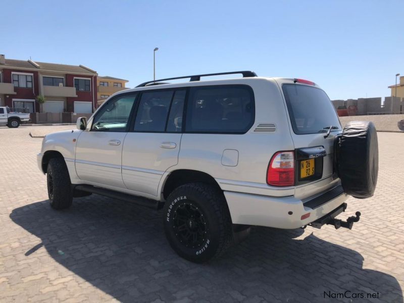 Toyota Land Cruiser 100 VX 4.7 V8 in Namibia