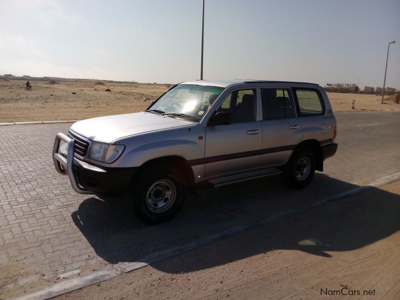 Toyota Land Cruiser 105 GX 4.5 EFI in Namibia