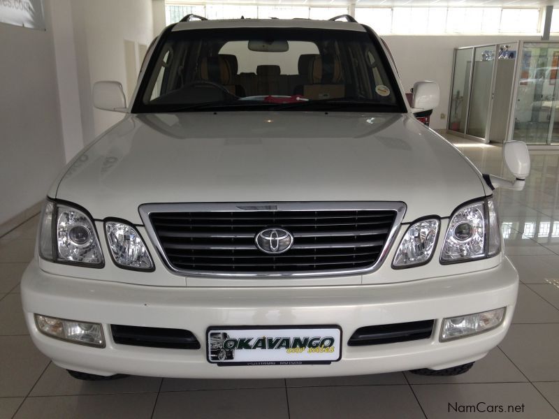 Toyota Landcruiser Cygnus in Namibia