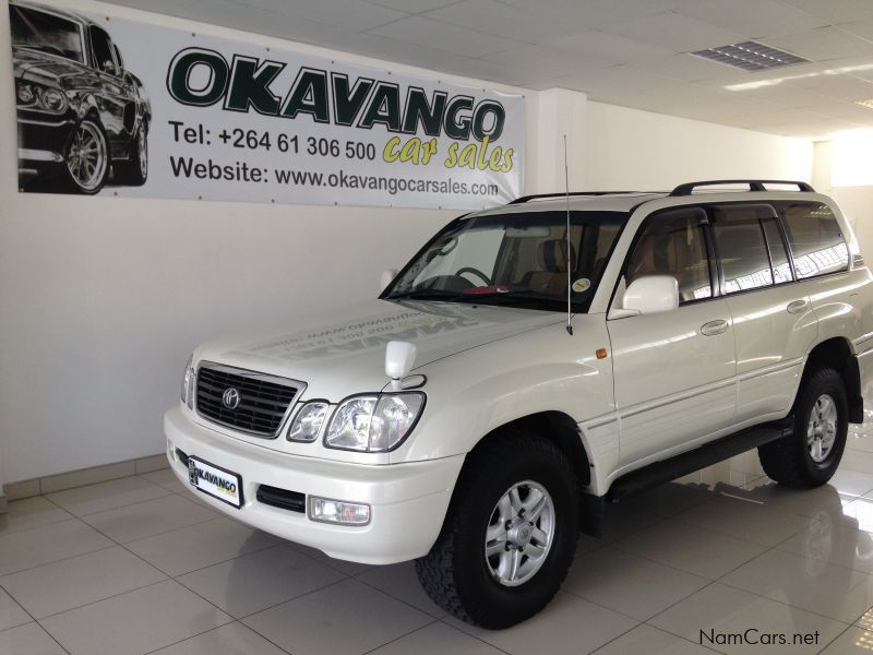 Toyota Landcruiser Cygnus in Namibia