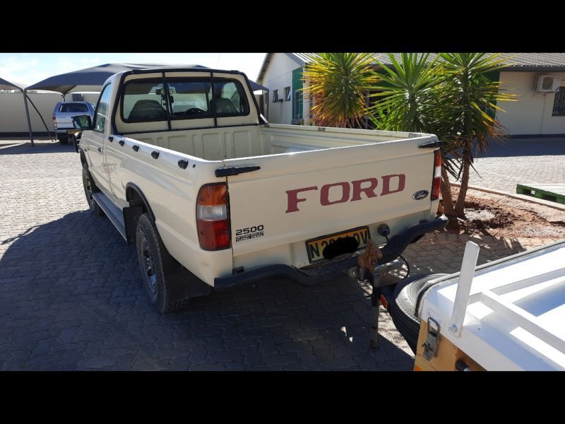 Ford Ranger 2.5 tdi in Namibia