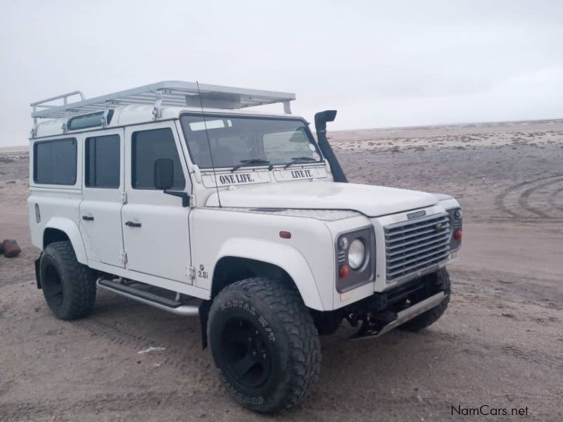 Land Rover Defender 2.8i in Namibia