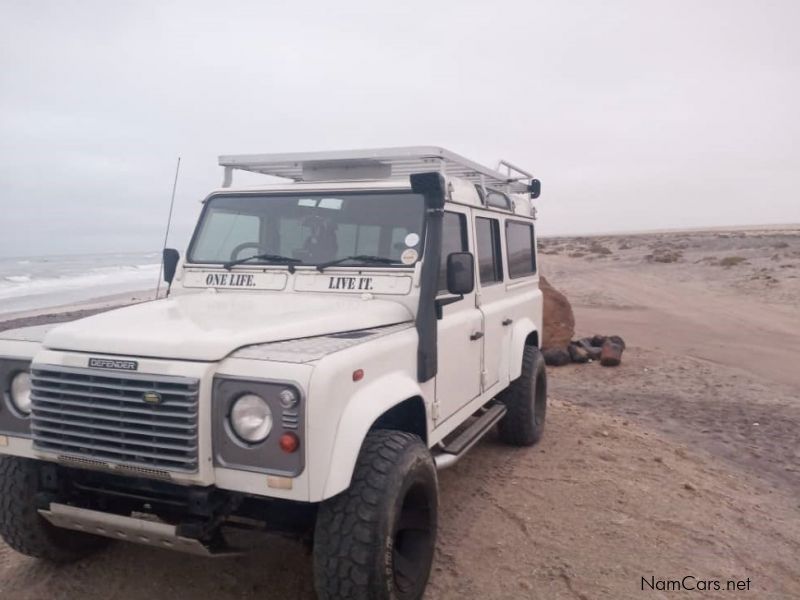 Land Rover Defender 2.8i in Namibia