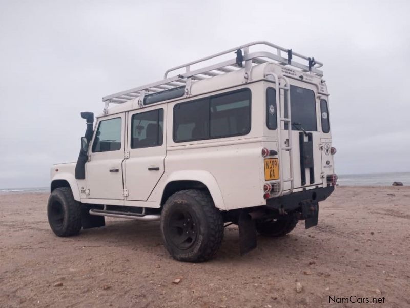 Land Rover Defender 2.8i in Namibia