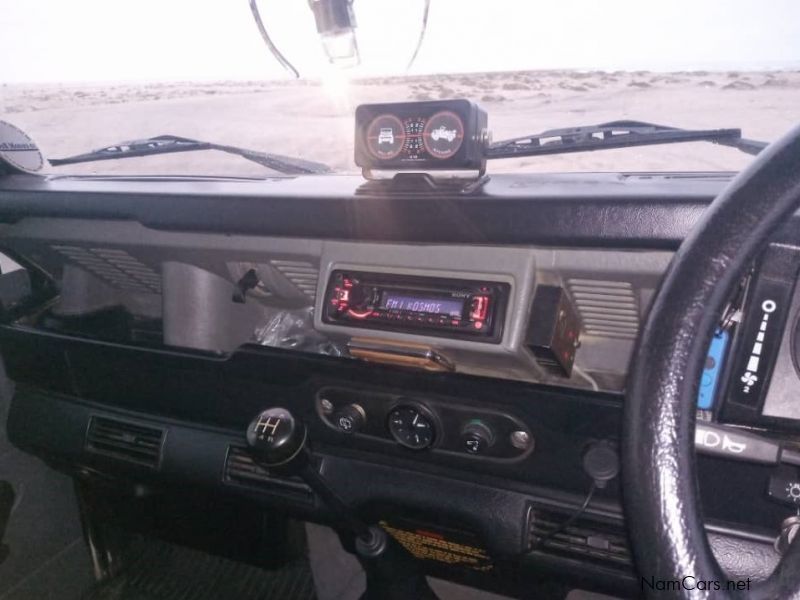 Land Rover Defender 2.8i in Namibia