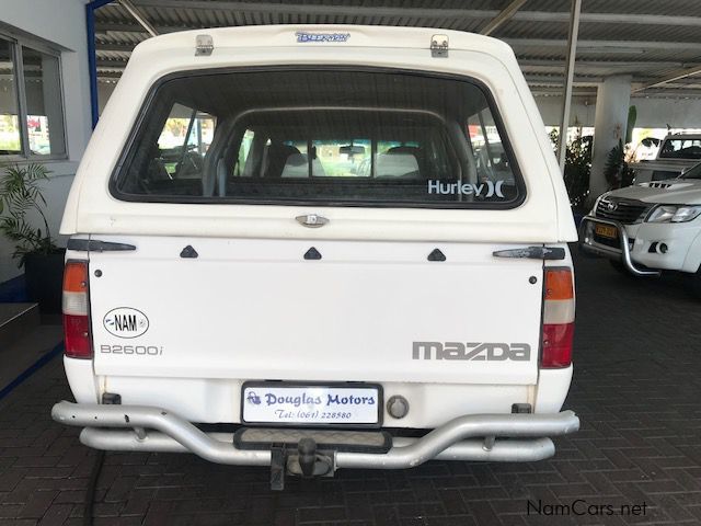 Mazda Drifter 4x4 D/C 2.6i in Namibia