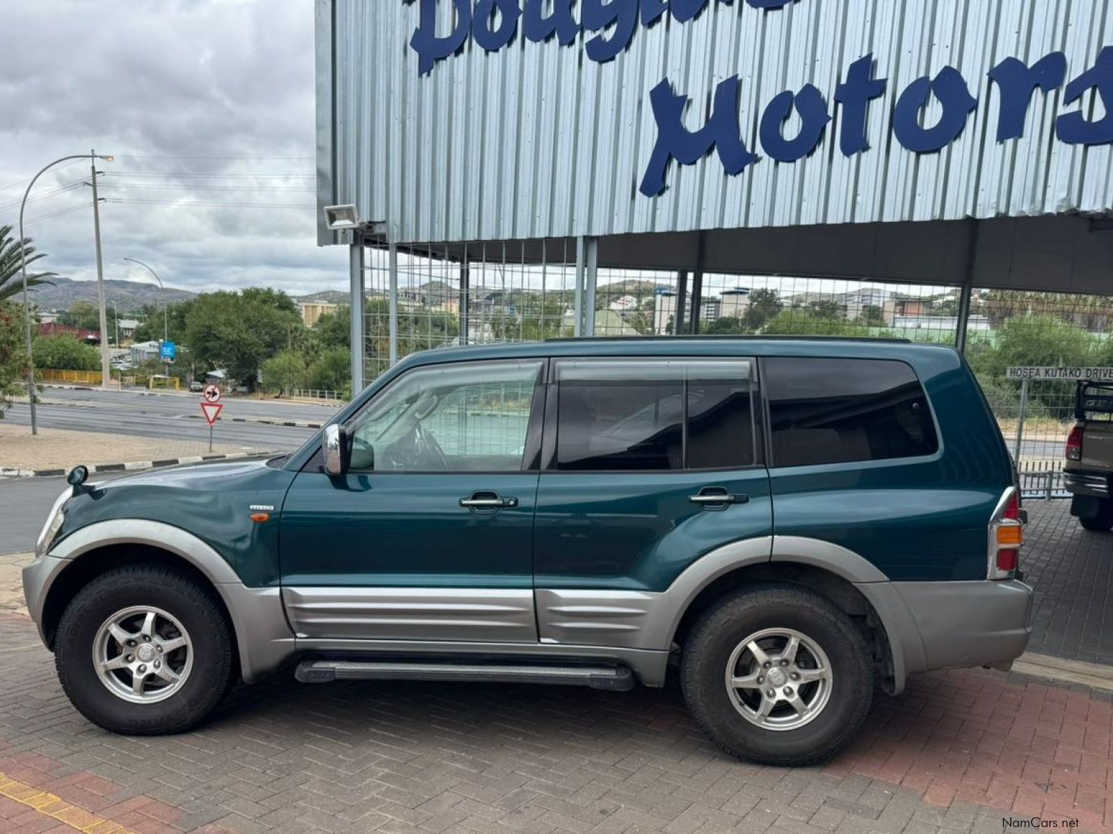 Mitsubishi Pajero 3.5L V6 GDi Exceed in Namibia