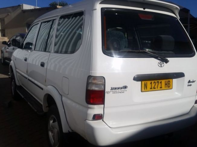 Toyota Condor 3.0D 4x4 7 Seater in Namibia