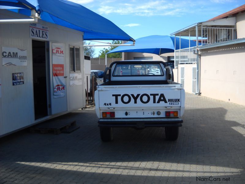 Toyota Hilux 2.2 4x4 R/B in Namibia
