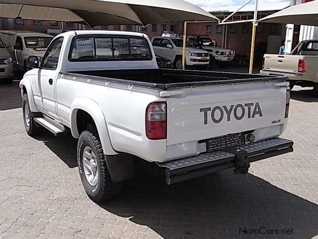 Toyota Hilux 2.7 4x4 S/cab in Namibia