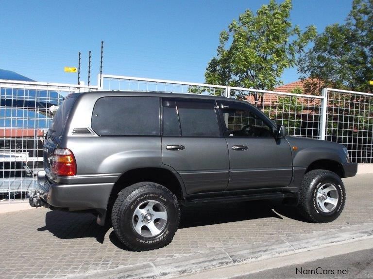 Toyota LAND CRUISER 100 VX V8 in Namibia