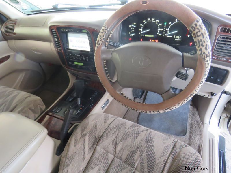 Toyota LANDCRUISER 100 V8 4,7 VX in Namibia