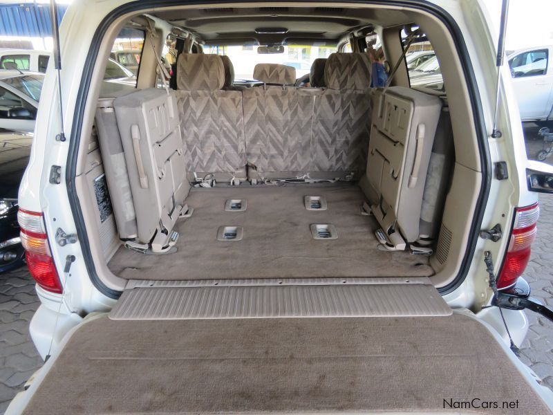 Toyota LANDCRUISER 100 V8 4,7 VX in Namibia