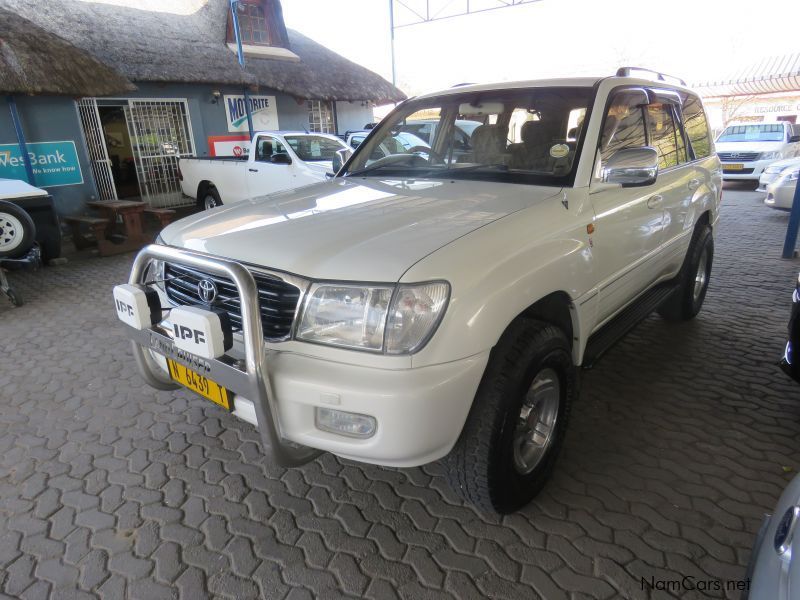 Toyota LANDCRUISER 100 V8 4,7 VX in Namibia