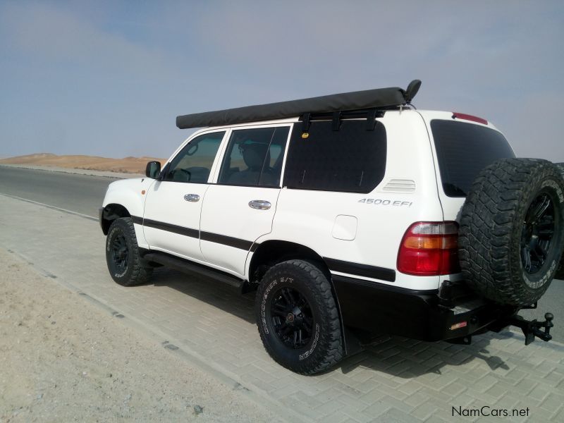 Toyota Land Cruiser 105 GX 4.5 EFI in Namibia