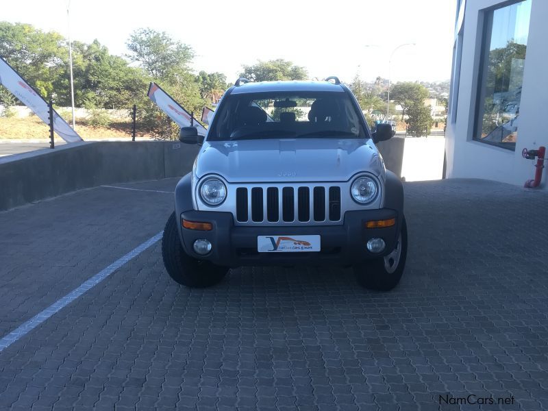 Jeep Cherokee Sport 3.7 V6 in Namibia