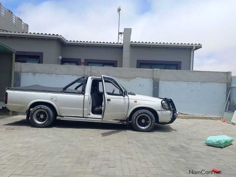 Nissan NP300 V6 in Namibia