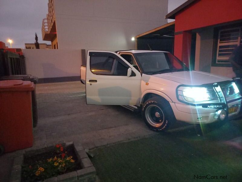 Nissan NP300 V6 in Namibia